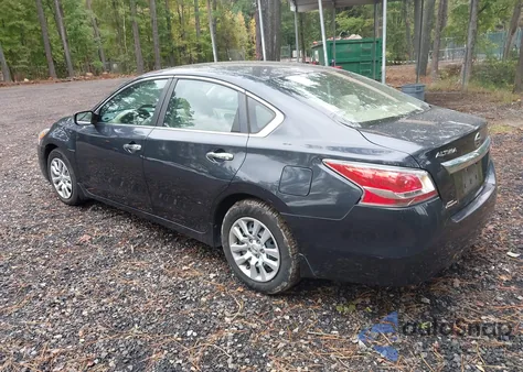 2015 Nissan Altima 2.5 S z USA, uszkodzony, nr VIN 1N4AL3AP8FC249040